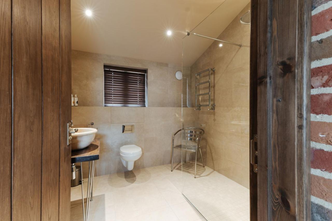 The Shepherds Huts & The Well Lodge At Ormesby Manor Ormesby Saint Michael 외부 사진