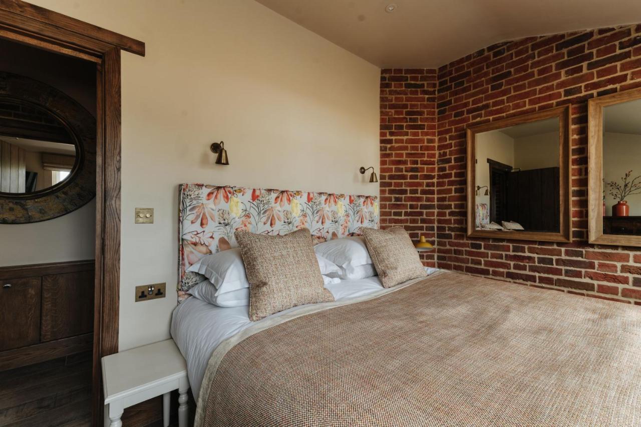 The Shepherds Huts & The Well Lodge At Ormesby Manor Ormesby Saint Michael 외부 사진